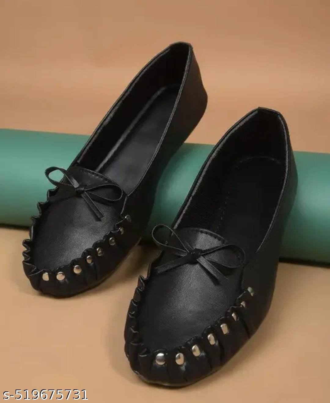 A K ENTERPRISES    Ravishing Women Juttis & Mojaris